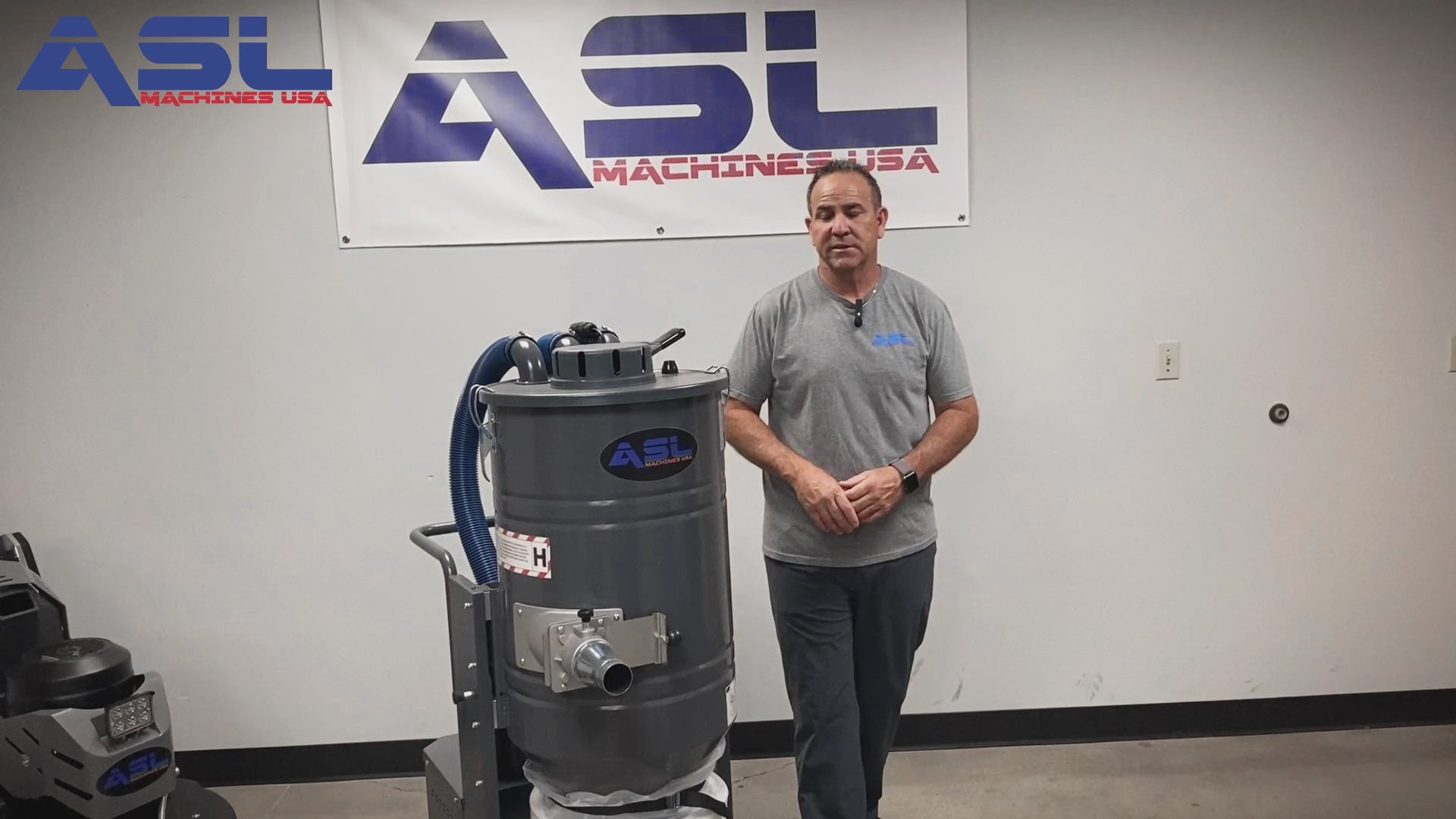 110V VACUUM: 3 MOTOR WITH AUTO-CLEANING